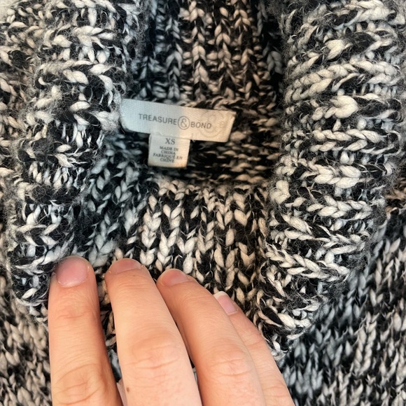 Treasure & Bond Extra Small Black and White Wool Turtleneck Tunic Sweater - Picture 5 of 12